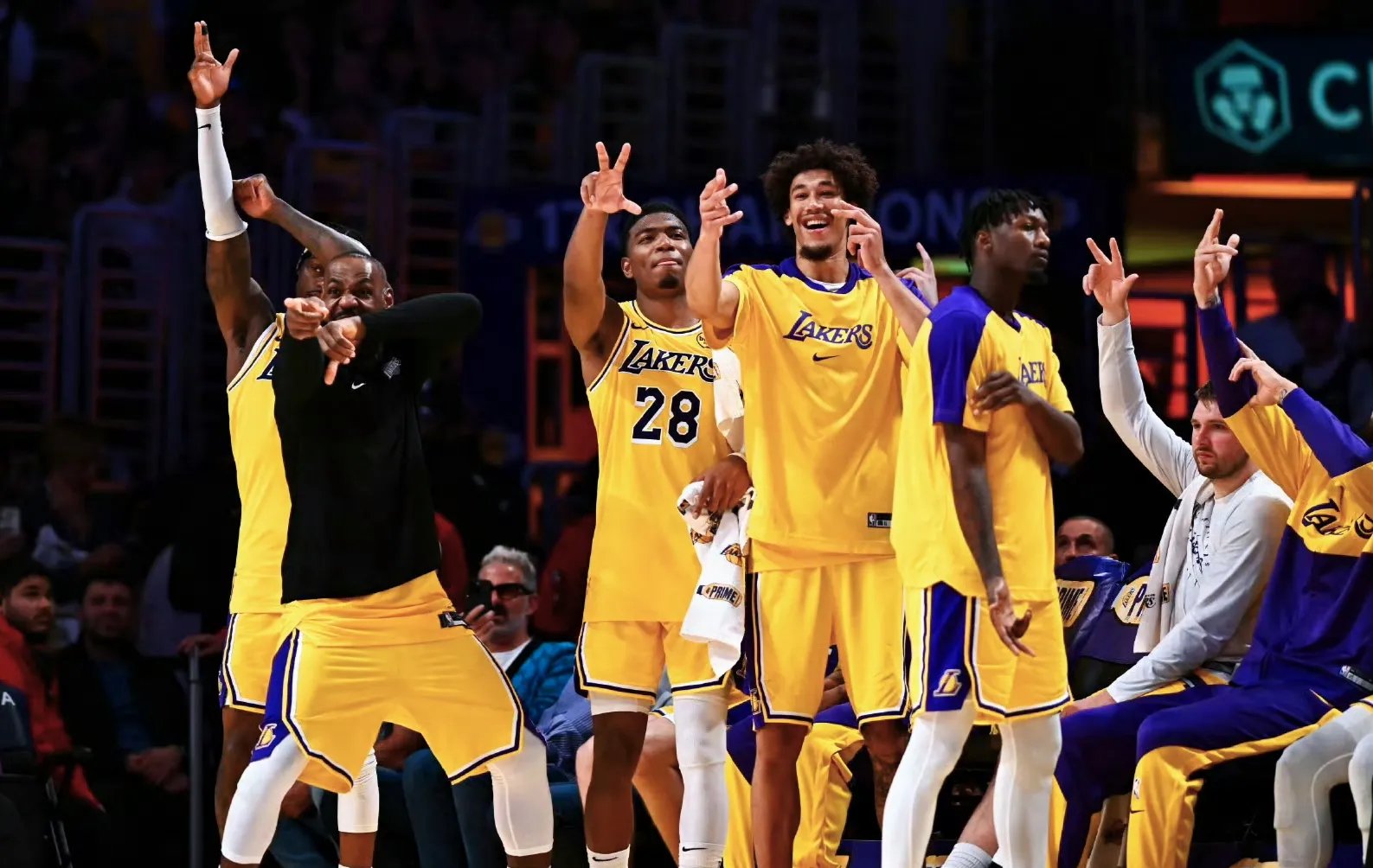 lol投注-火箭再胜湖人,实力阵容分歧大战彰显顶尖战斗技巧(火箭与湖人实力分析)